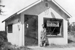 Peterson Shoe Service at Chowen's Corner 1946